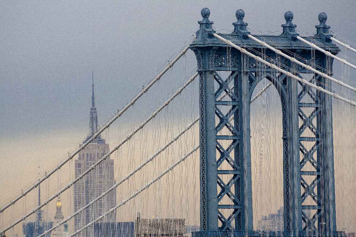 Manhattan Bridge touching the Empire State Building